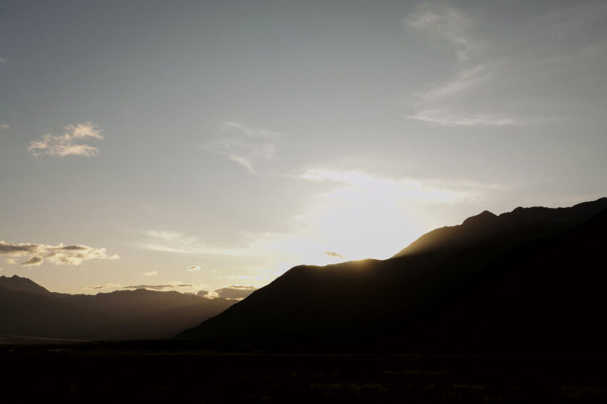 Last of the sun going behind the moutain
